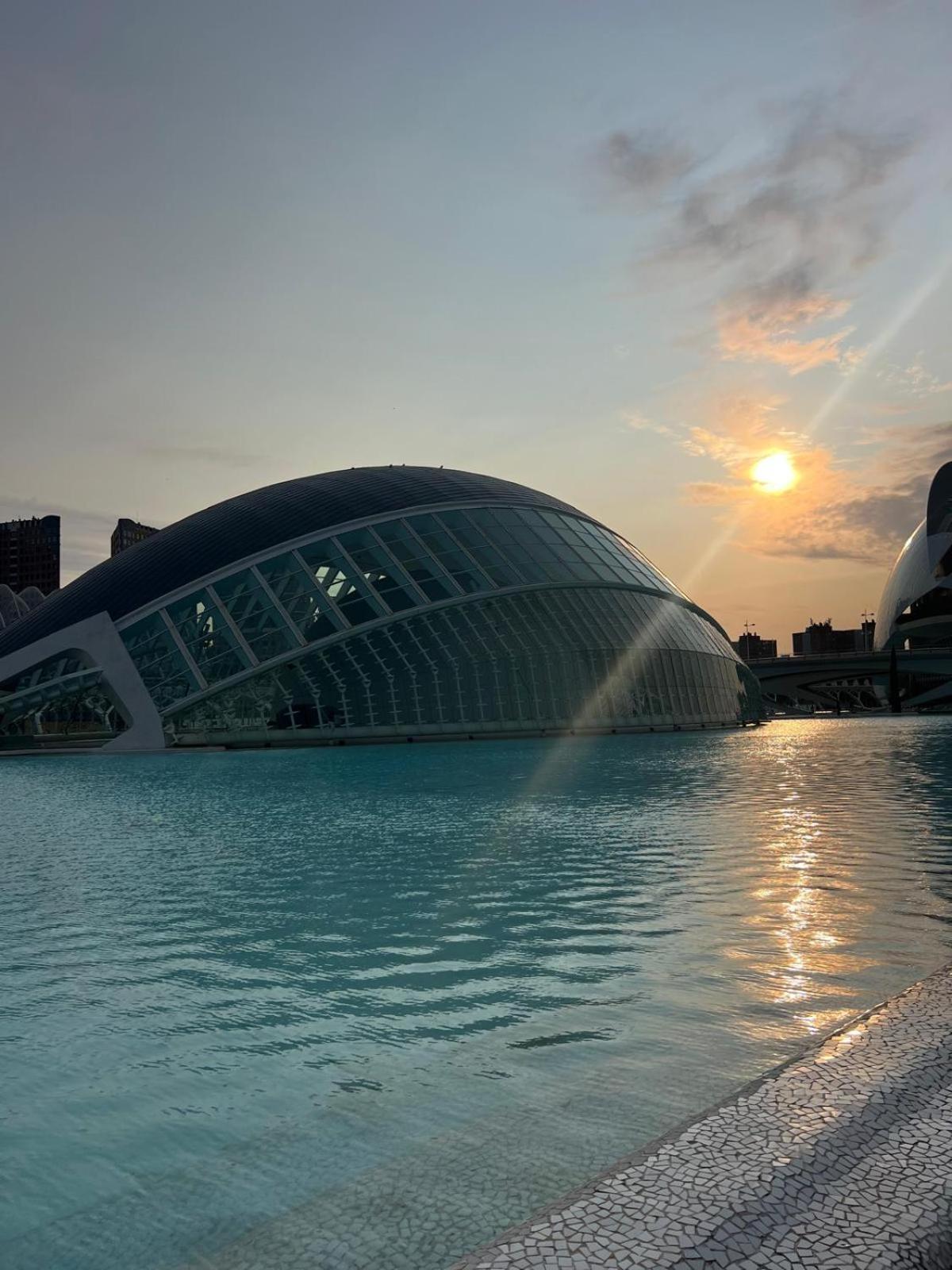 Beach & Arts Hostel Valencia Exterior photo